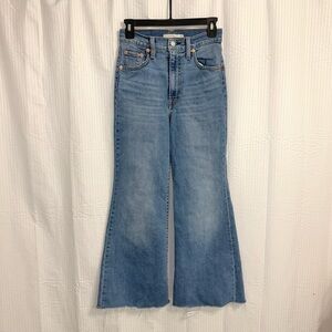 25x32 -Levi’s Women’s Ribcage Bell Super High Rise Denim Jeans Med Wash Blue